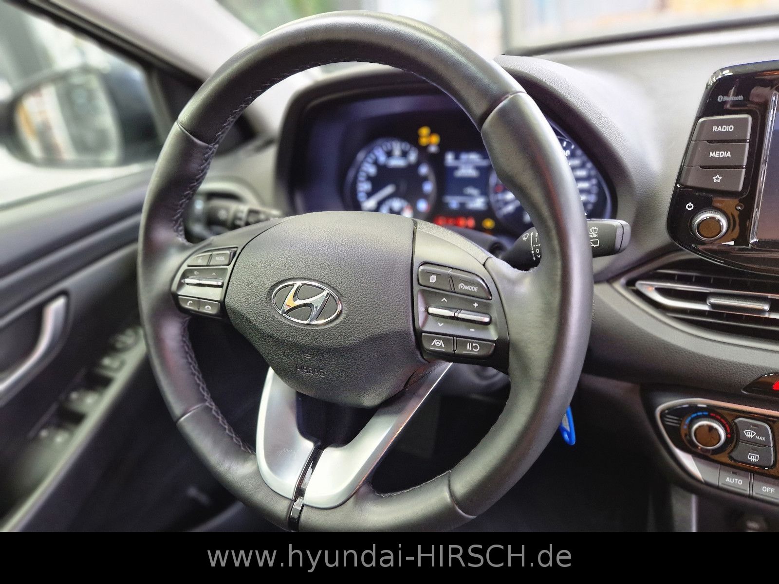 Fahrzeugabbildung Hyundai i30 1.0 T-GDI 48V TREND KAMERA PDC SHZ LHZ