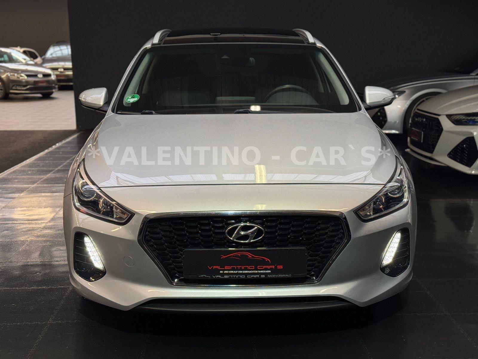 Hyundai i30 cw Family + Nav/Kamera/Temp/Shz/Lhz/Pano/Led