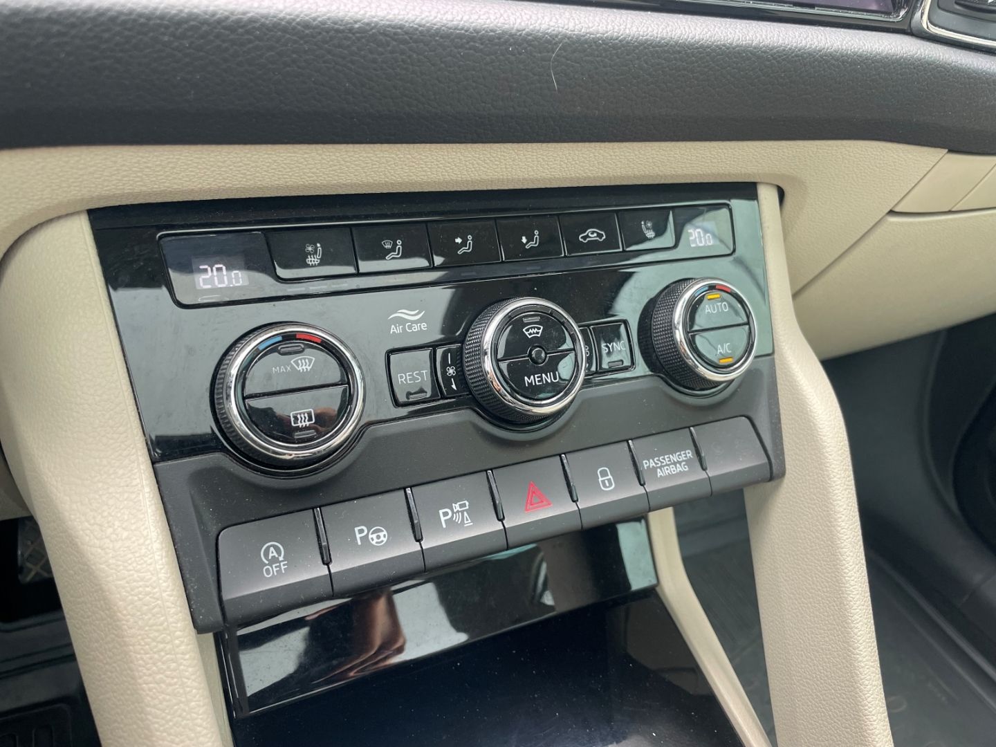 Fahrzeugabbildung SKODA Kodiaq Style 4x4 7-Sitzer Memory Sitzheiz&klima