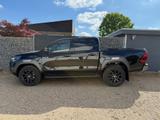Toyota Hilux Double Cab 2.8 D4D 48V AT Invincible Lager - Toyota Hilux: Geländewagen