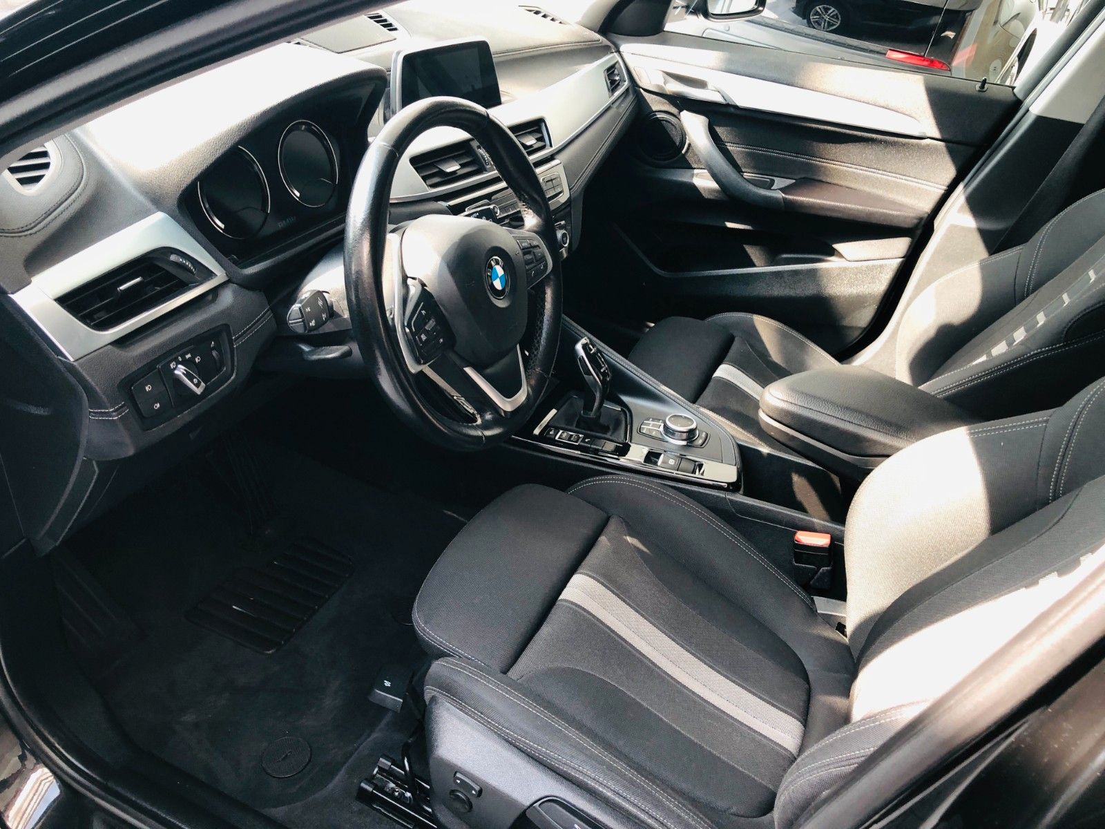 BMW X2 sDrive 20 i/ Automatik foto 12