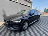 Volvo V60 Cross Country Pro AWD Navi Leder AHK - Volvo V60 Hybrid (Diesel/Elektro)