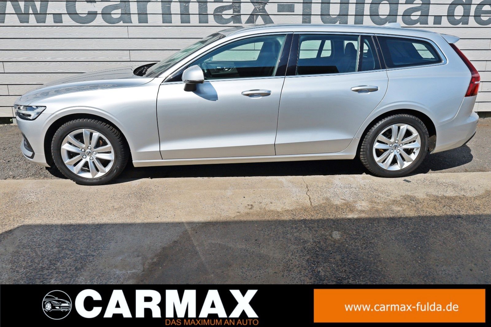Fahrzeugabbildung Volvo V60 Kombi Momentum Pro Leder,Navi,LED,Kamera,App