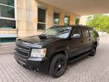 Chevrolet Suburban 5.3 LTZ 4X4 7Sitz|AHK|Klima - Chevrolet Suburban: Geländewagen
