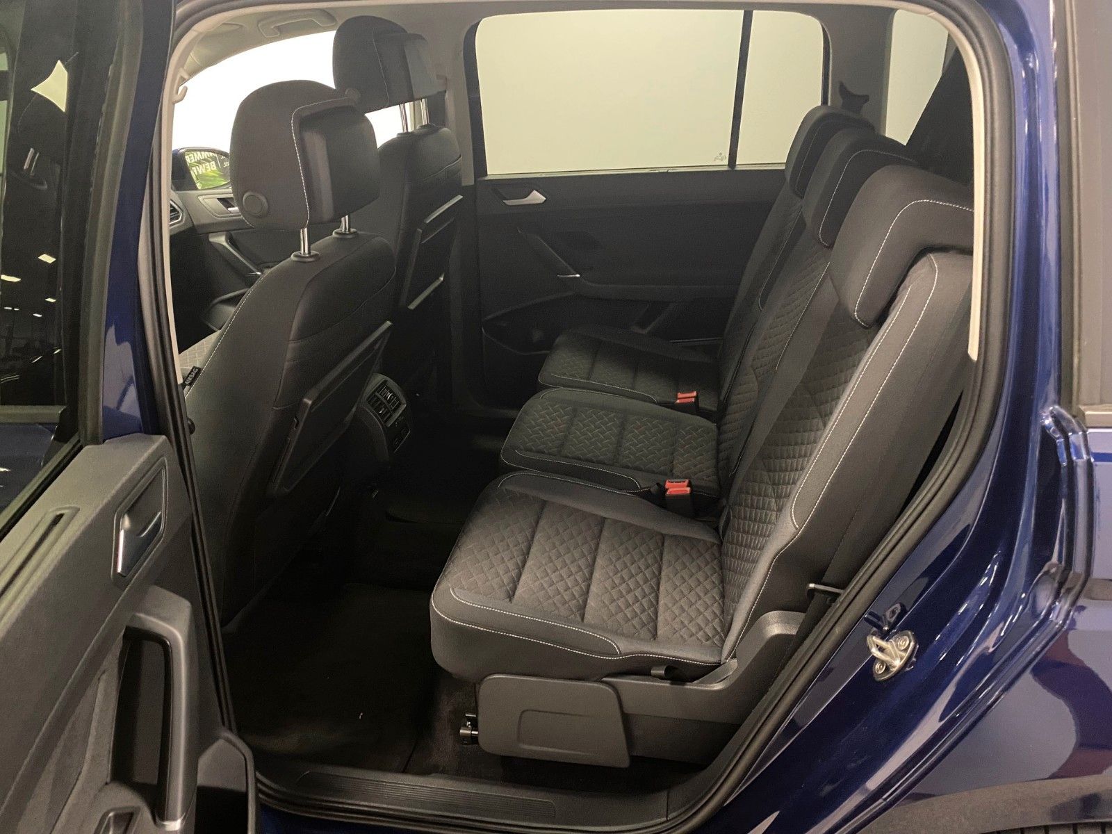 Fahrzeugabbildung Volkswagen Touran 1.5 TSI JOIN+NAVI+AHK schwenk+KAMERA+ACC+