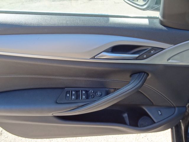 Fahrzeugabbildung BMW 520d xDrive/2.Hd/HUD/Leder/Virtual/Kam/Navi/