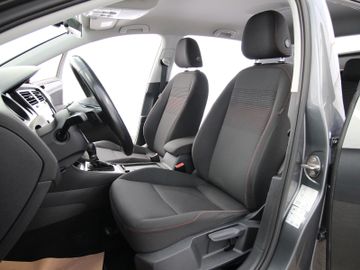 Volkswagen Golf - 10