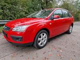 Ford Focus 1.6 16V Turnier! ZAHNRIEMEN/ IN... - Ford Focus aus 2005: Kombi