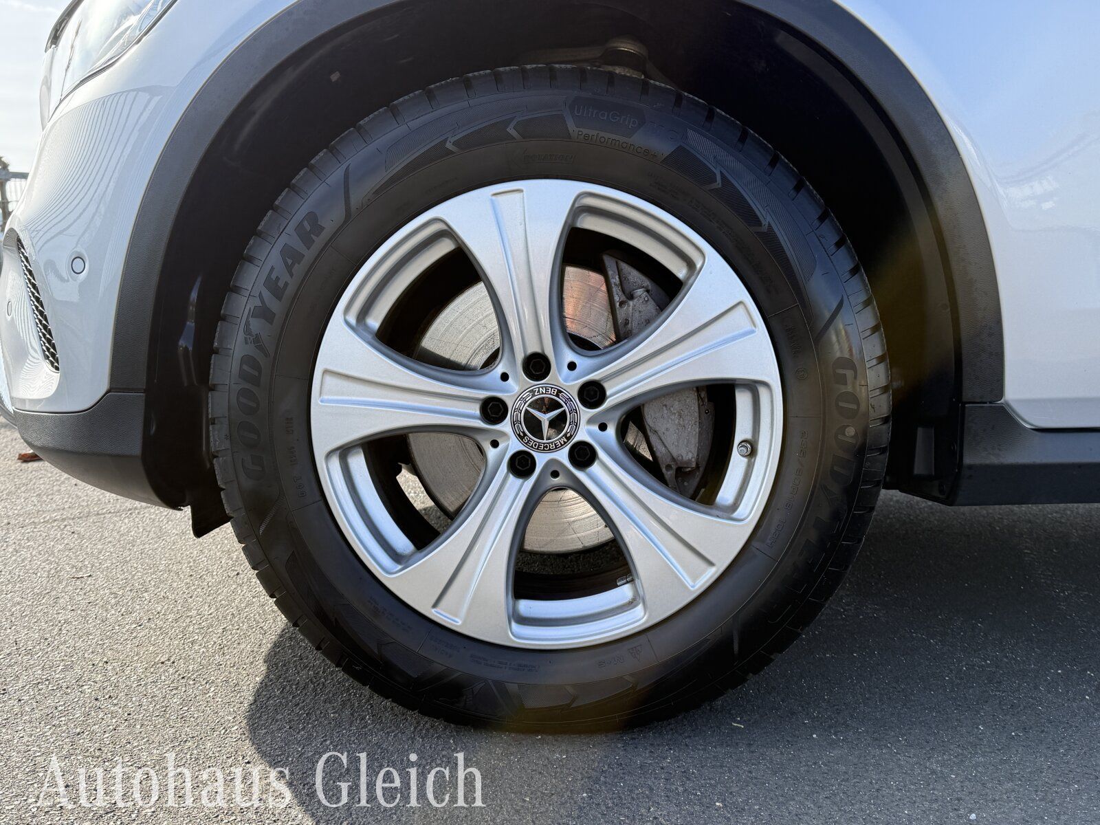 Fahrzeugabbildung Mercedes-Benz GLC 200 d 4Matic (EURO 6d) Distronic/Autom./Klim