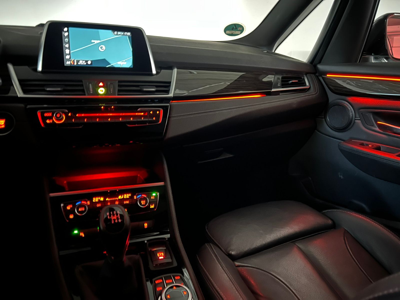 Fahrzeugabbildung BMW 218 d Gran Tourer LUXURY Line/PANO/LED/7-SITZER