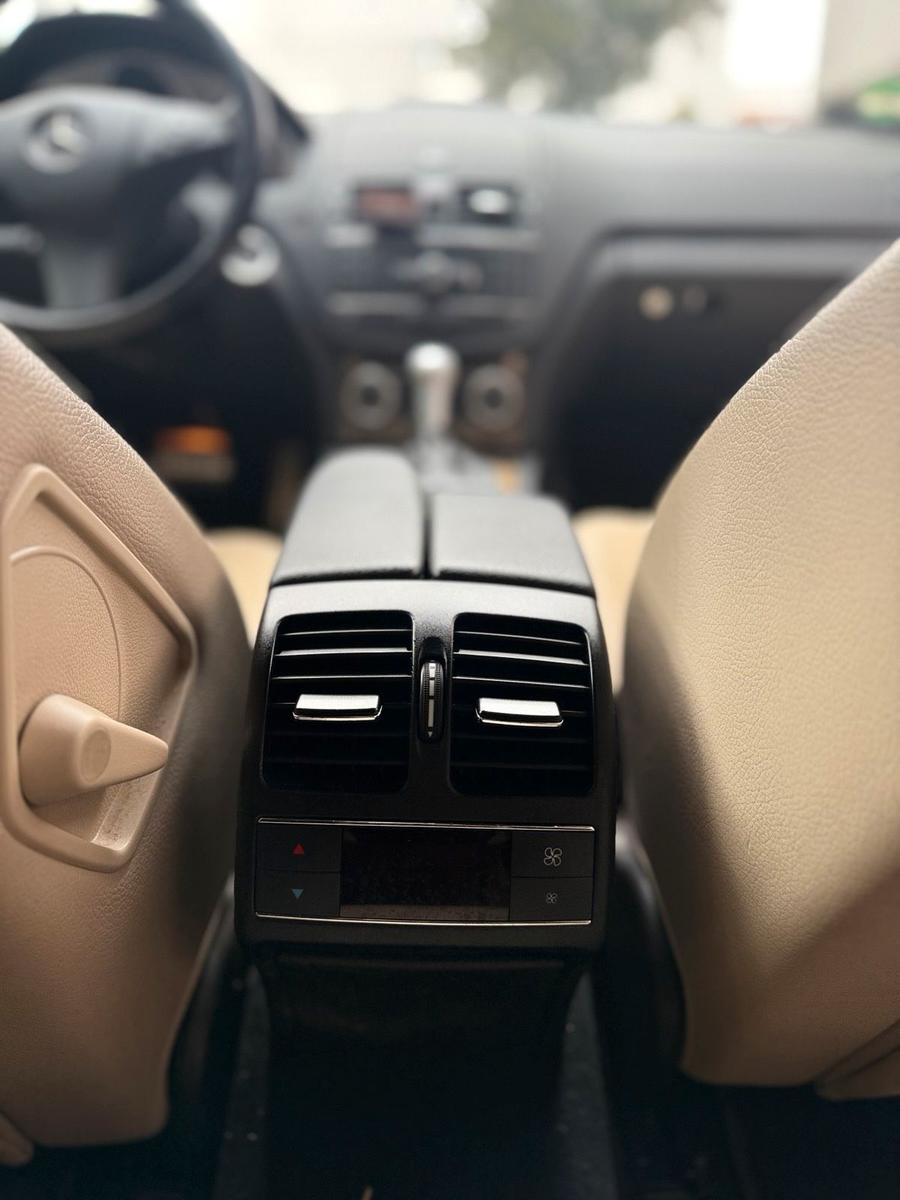 Mercedes-Benz C220 2009 — photo 10