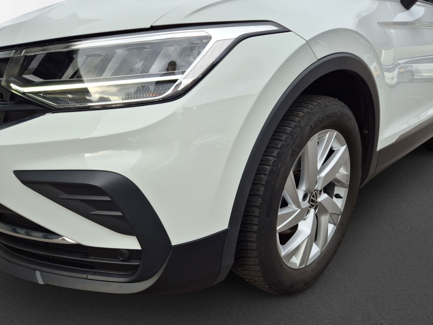 Volkswagen Tiguan 1,5 TSi Life Navi SHZ Lenkrad heizbar App foto 4