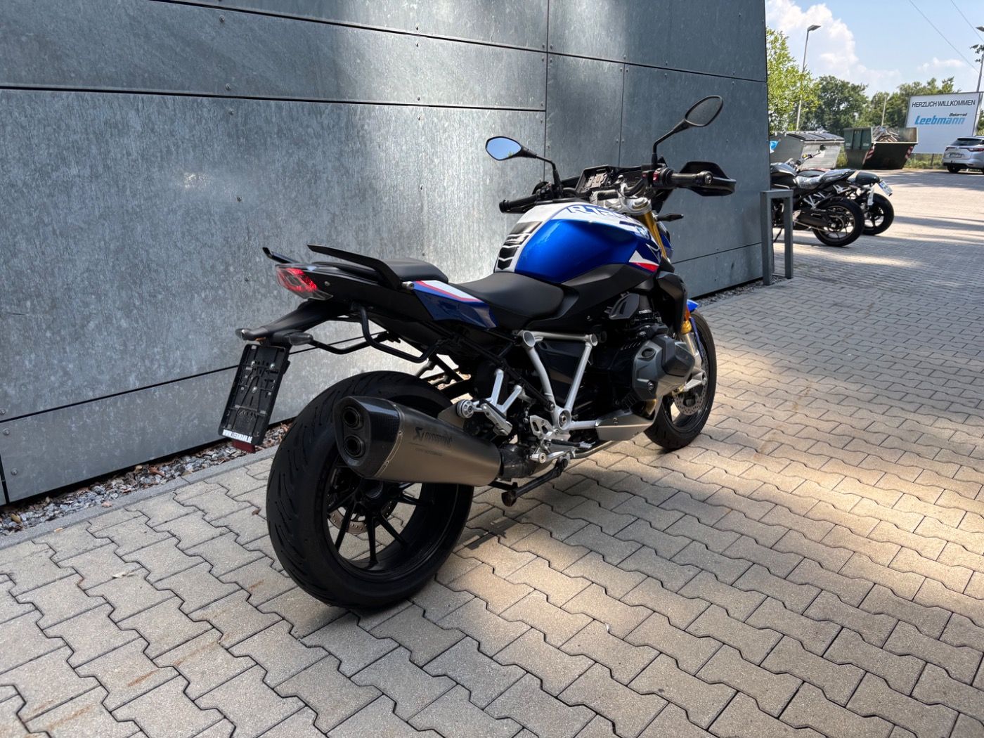 Fahrzeugabbildung BMW R 1250 R Style Sport Akrapovic