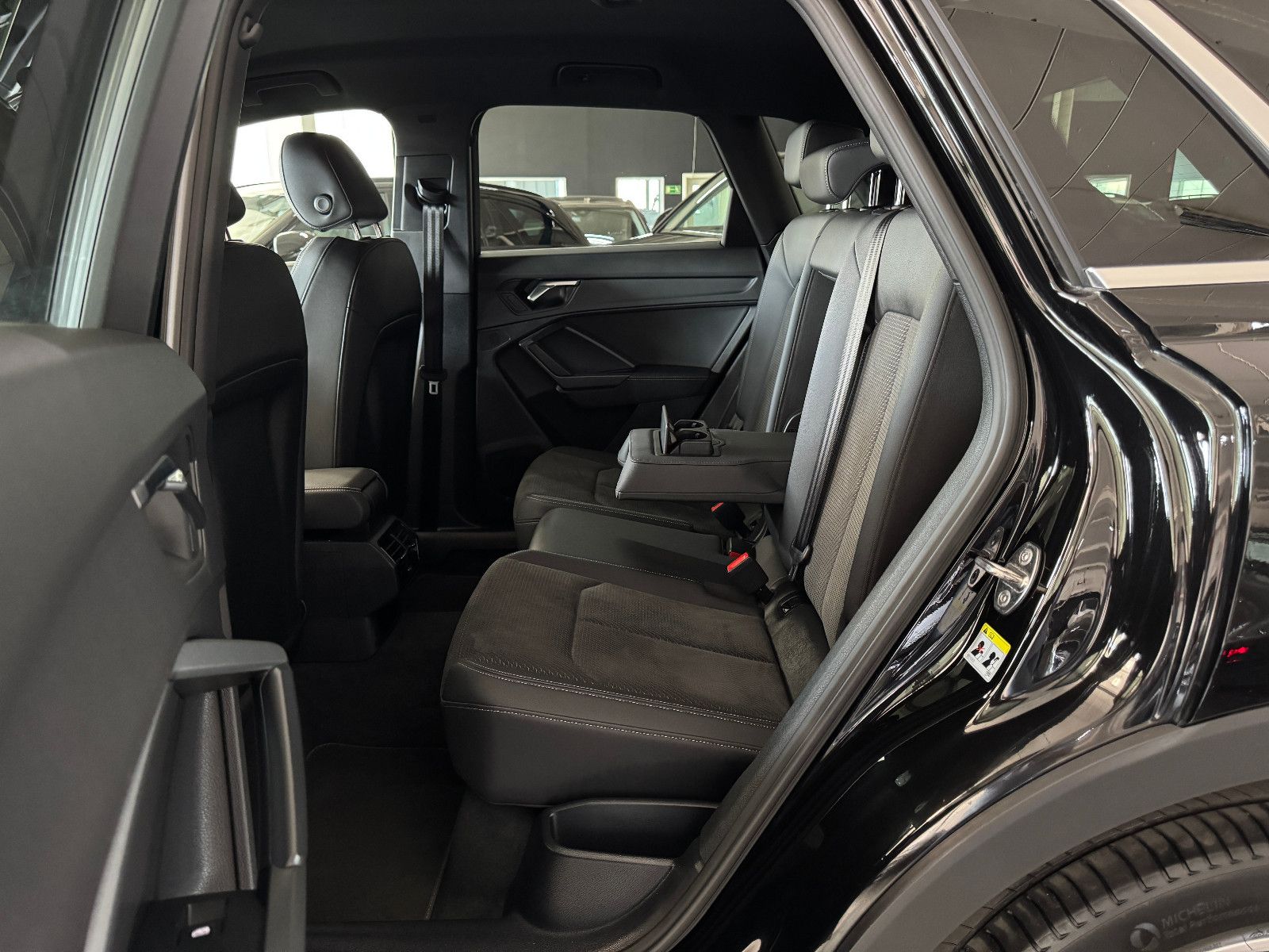 Fahrzeugabbildung Audi Q3 45 TFSI e S-TRONIC S-LINE ACC VIRTUAL LED KAM