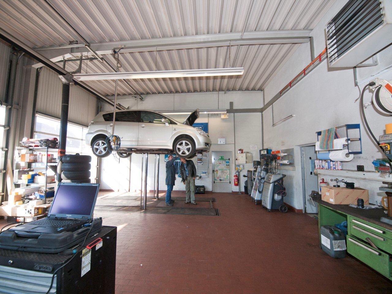 showroom-image-bottom