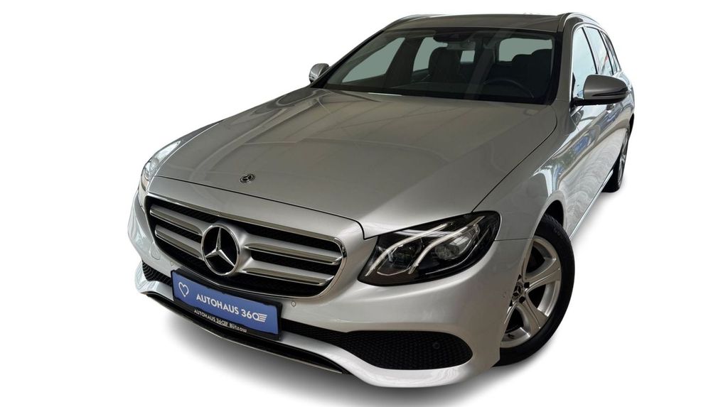 Image of Mercedes-Benz E 220