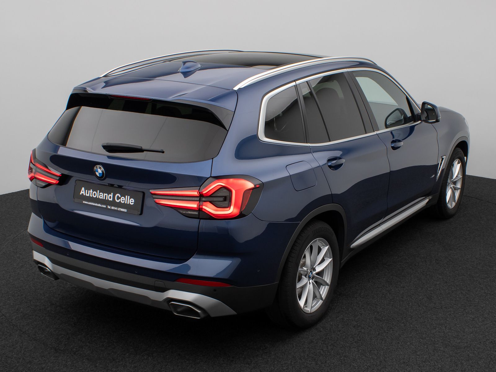 Fahrzeugabbildung BMW X3 xD20i Panorama Kamera HUD AHK Komfort Sport
