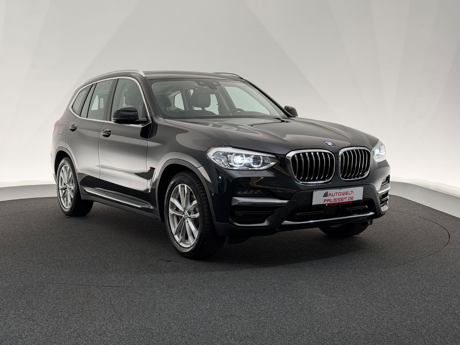 Gebrauchtwagen BMW X3 X3 30d xD.*LUXURY LINE*LED-PANO-AHK-HUD-ACC-HiFi in Künzell