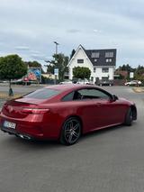 Mercedes-Benz E 220 d Autom. - - Mercedes-Benz E 220: Rot