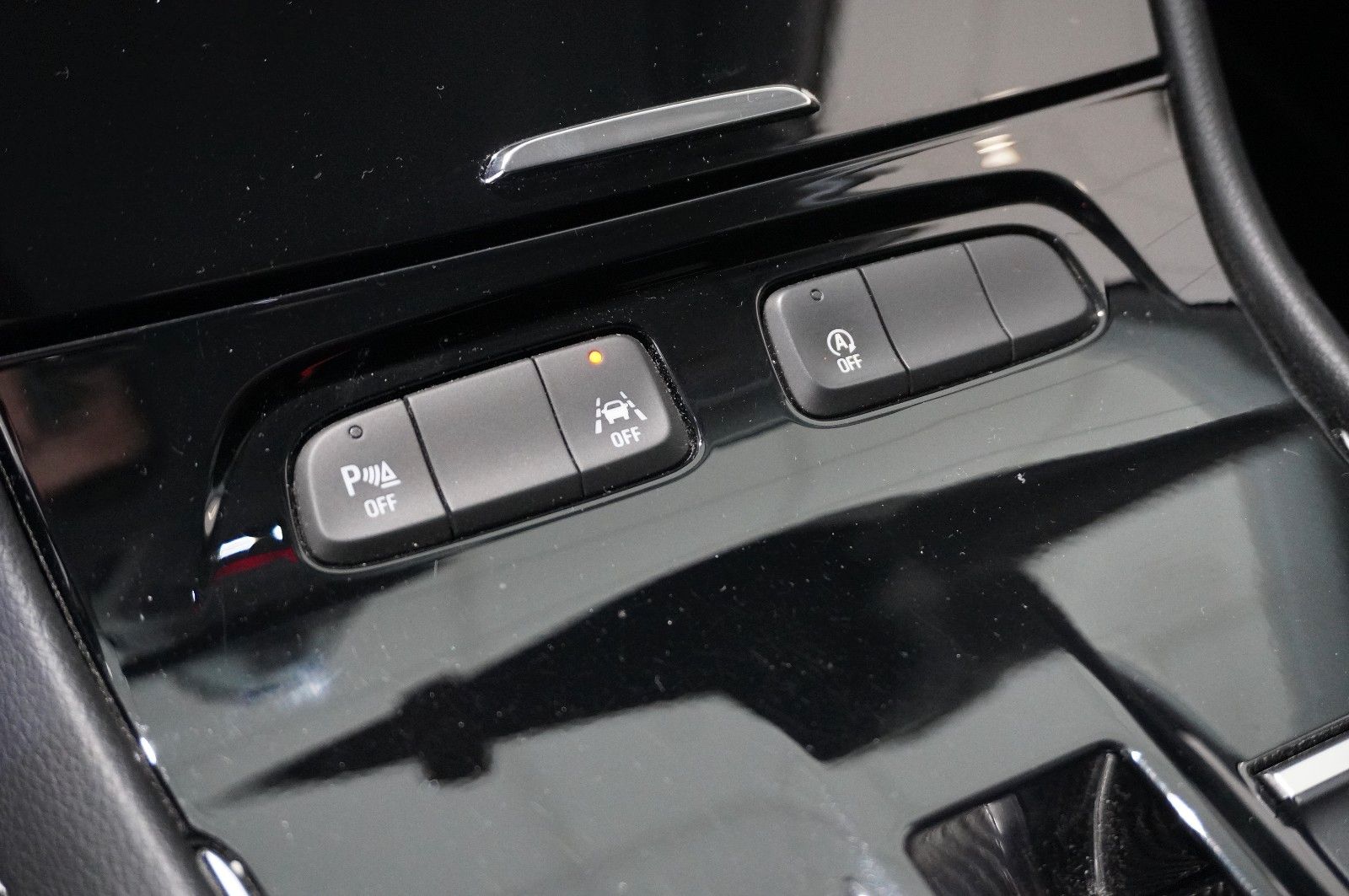 Fahrzeugabbildung Opel Grandland (X) 1.2T GS LINE NAVI/LED/KAMERA/DAB+