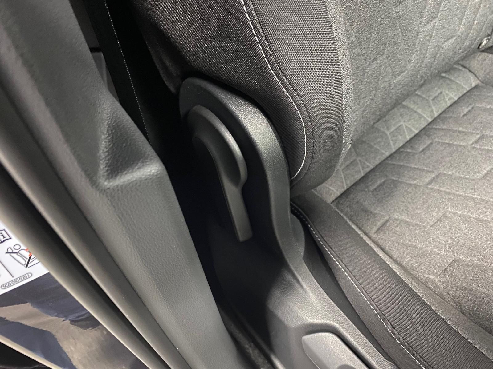 Fahrzeugabbildung Volkswagen T-Cross 1.0 TSI Life+APP+ACC+TOTWINKEL+KAMERA+++