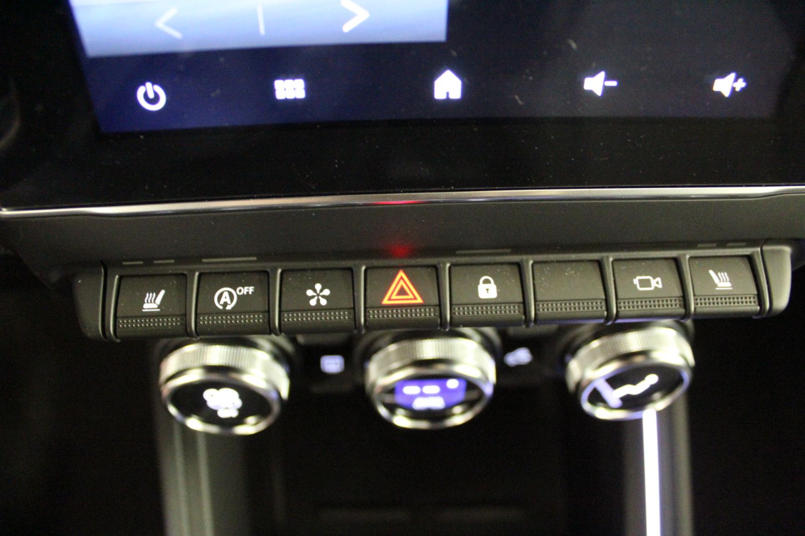 Fahrzeugabbildung Renault Clio TCe 90 Techno *Look-Paket*Winter-Paket*Bose