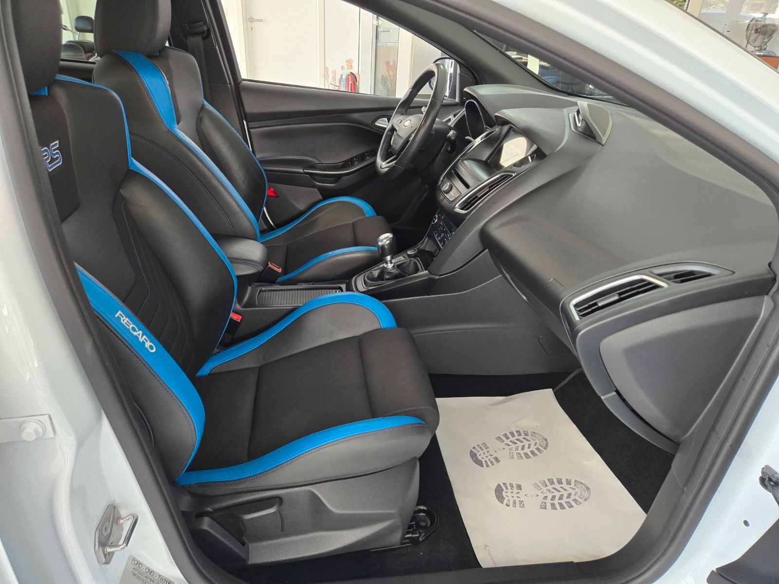 Fahrzeugabbildung Ford Focus Lim. RS*Recaro Sitze