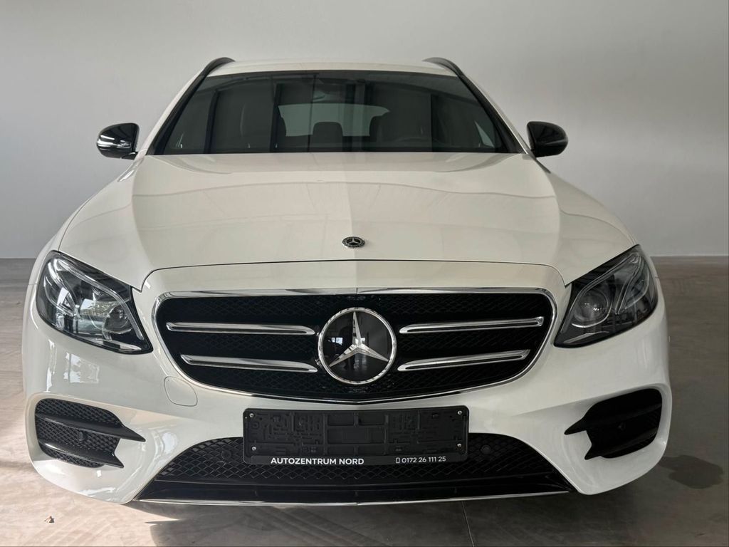 Image of Mercedes-Benz E 220