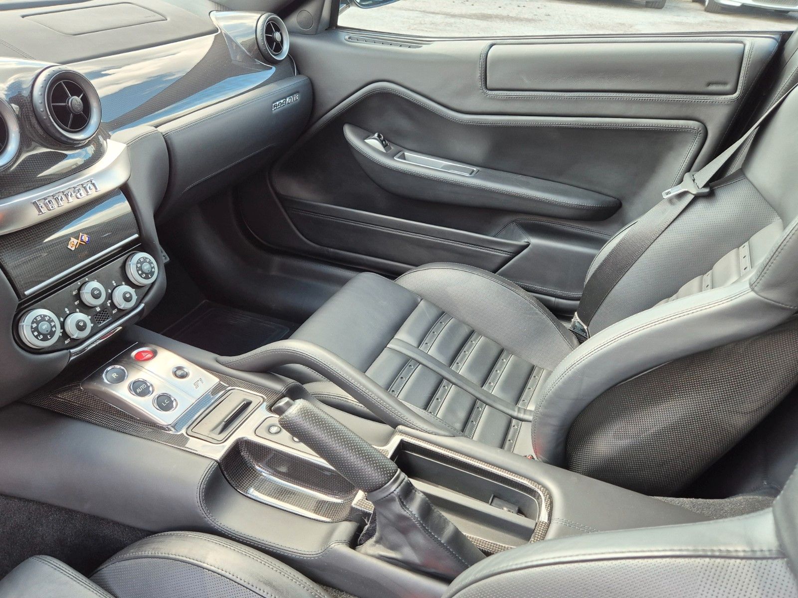 Fahrzeugabbildung Ferrari 599 GTB/Carbon Pack 2/GTO Räder/Ferrari SH/1A