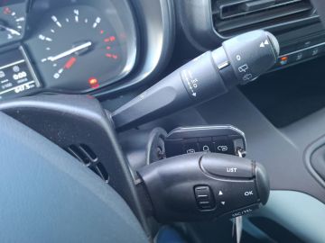 Citroën Berlingo Live XL PT 110 °AHK°PDC°SHZ°Tempomat°