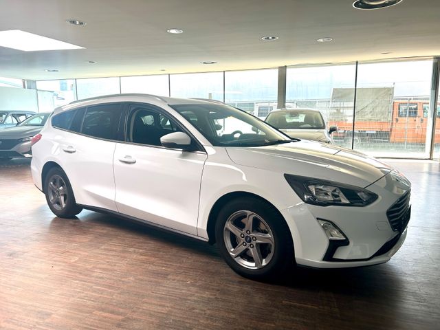 Fahrzeugabbildung Ford Focus Turnier Cool & Connect Automatik