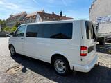 Volkswagen T5 Caravelle*1.Hand*Automatik*Klima*Navi*PDC*AHK - weiße Volkswagen T5 Caravelle