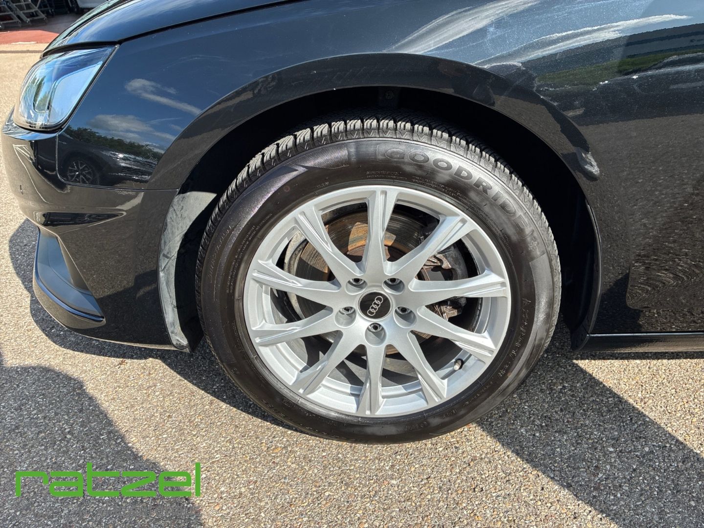 Fahrzeugabbildung Audi A4 Avant 35 TFSI S tronic Navi LED El. Heckklapp