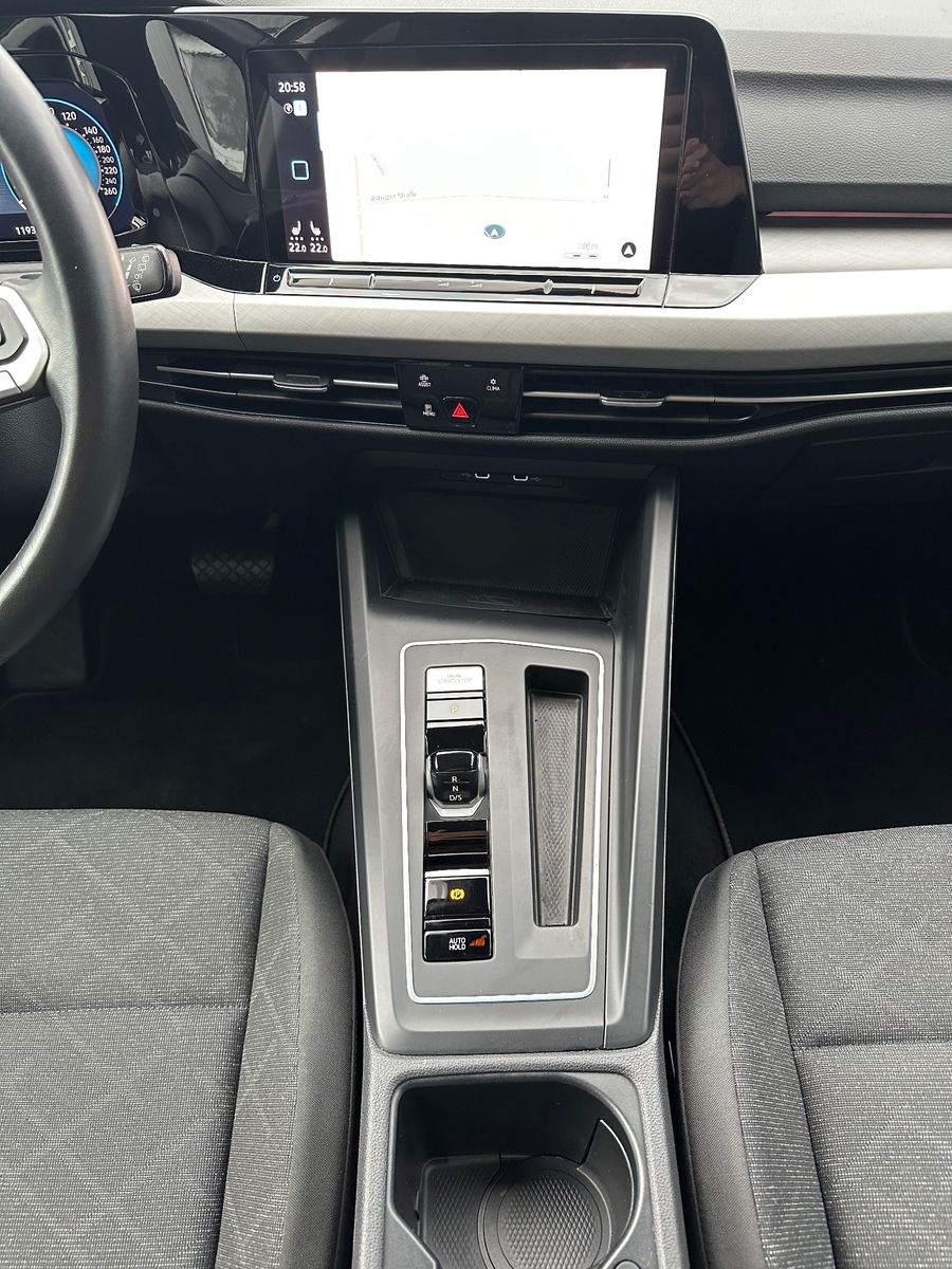 Fahrzeugabbildung Volkswagen Golf Variant 2.0 TDI DSG Life NAV+LED+AHK+ACC+VC