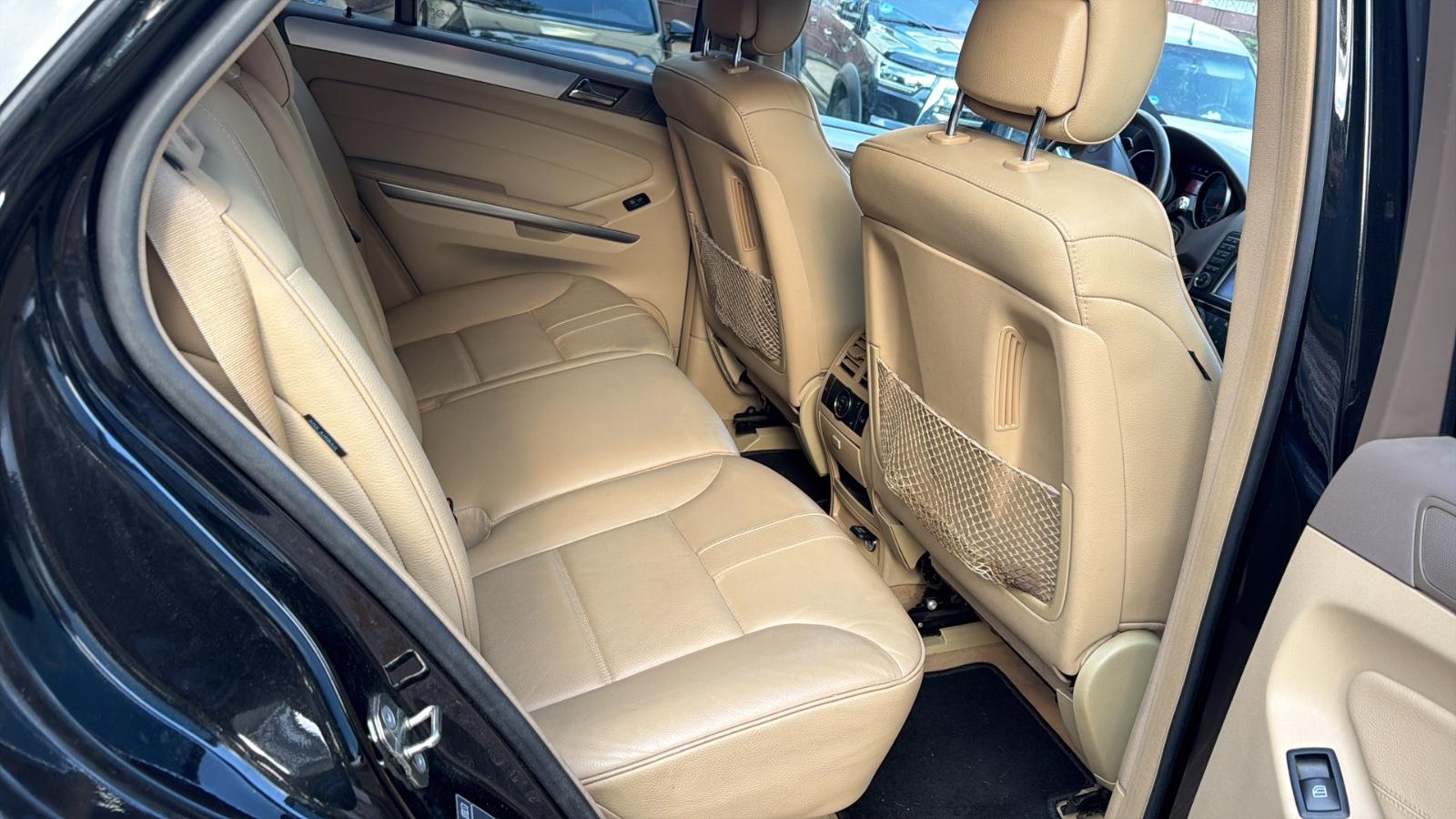 Mercedes-Benz ML280 2009 — interior