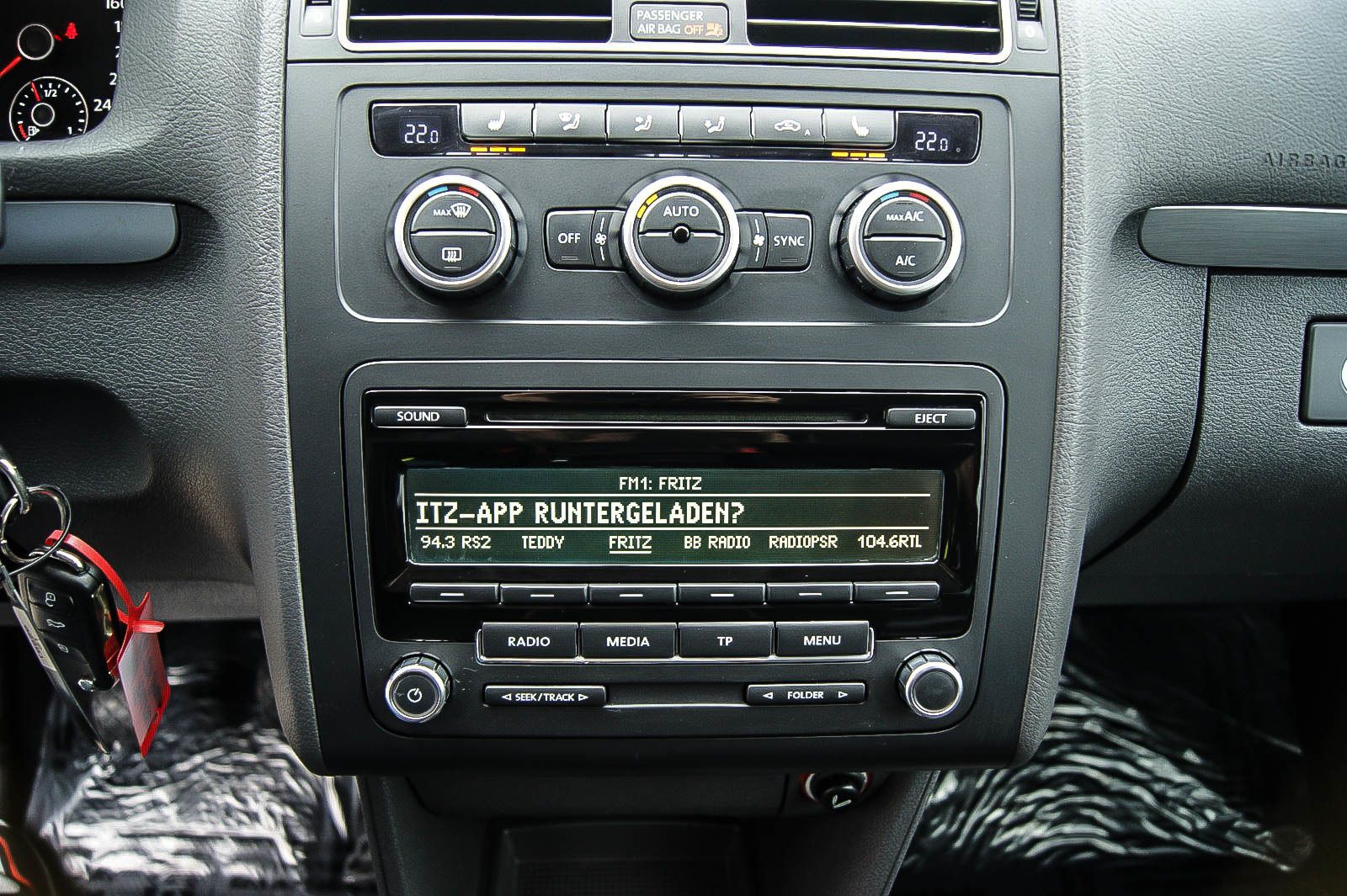 Fahrzeugabbildung Volkswagen Touran 16TDI Cup BI-XENON 7-SITZE SITZG PARKLENK