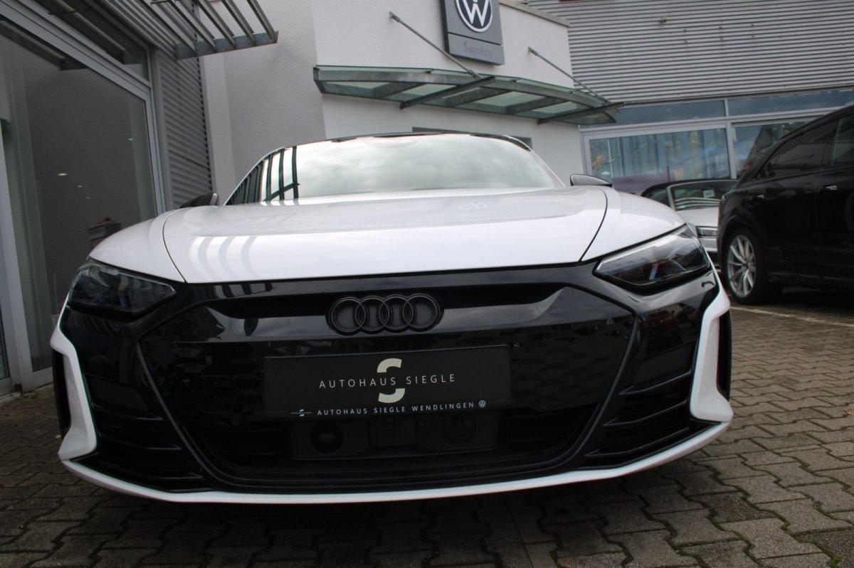 Audi e-tron RS GT quattro Carbon Matrix Top-View Pano