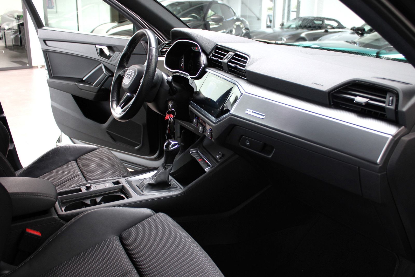 Audi Q3 SPORTBACK 45 TFSIe S LINE/AHK/ACC/MATRIX/20" foto 6