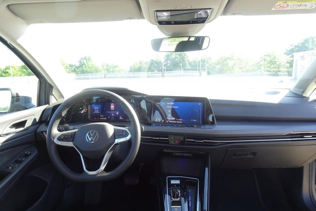Fahrzeugabbildung Volkswagen Golf Var. STYLE 1.5l eTSI 96kW DSG LED Navi