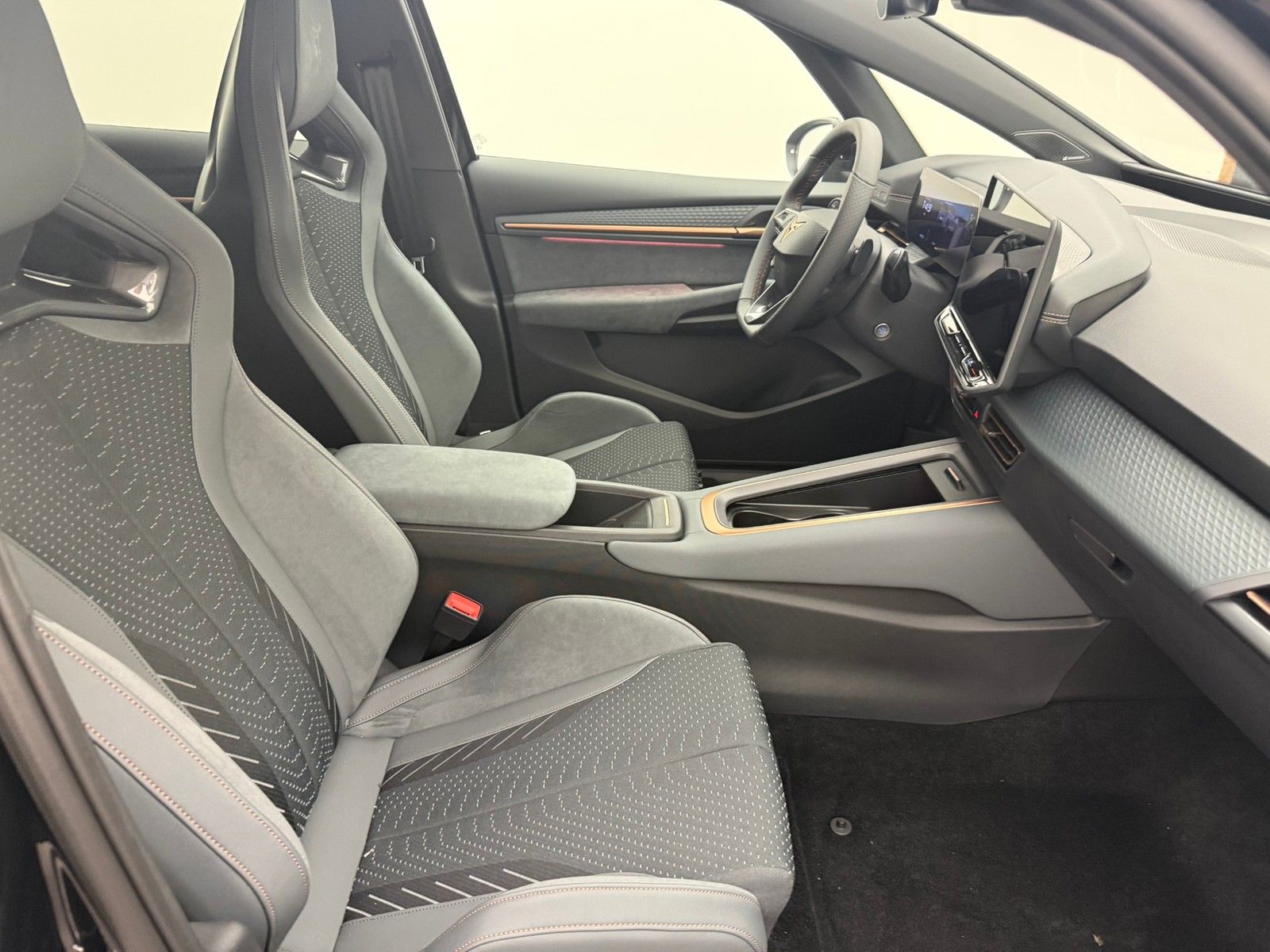 Cupra Born VZ PA 326PS 79kWh ImmersiveDriveBike imagem 3