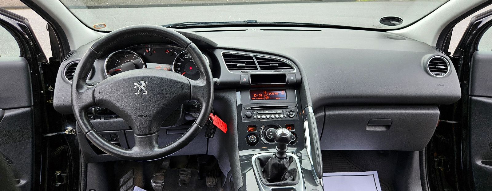 PEUGEOT 3008 Active AHK Euro6 Klimaautomatik Sitzheizung
