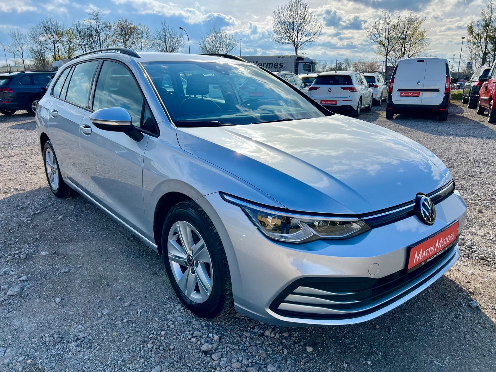 VW Golf VIII Variant Life eTSI AAC SHZ CARPLAY LED