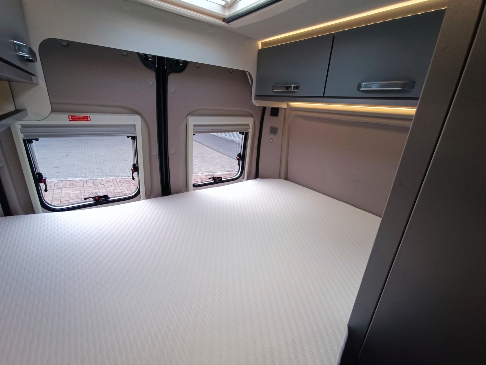 Fahrzeugabbildung Weinsberg CaraBus GREY 540 MQ EDITION [FIRE] *Sitzheizung