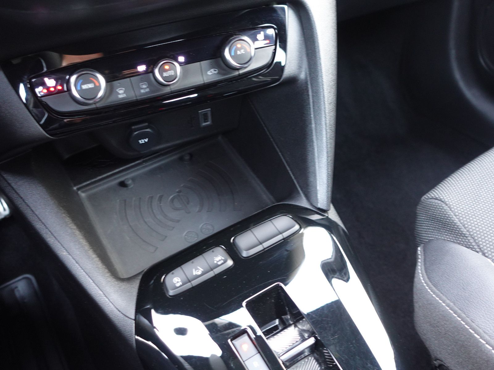 Fahrzeugabbildung Opel Corsa GS 1.2T AUTOMATIK,ACC,Navi,Kamera,Sitzhzg