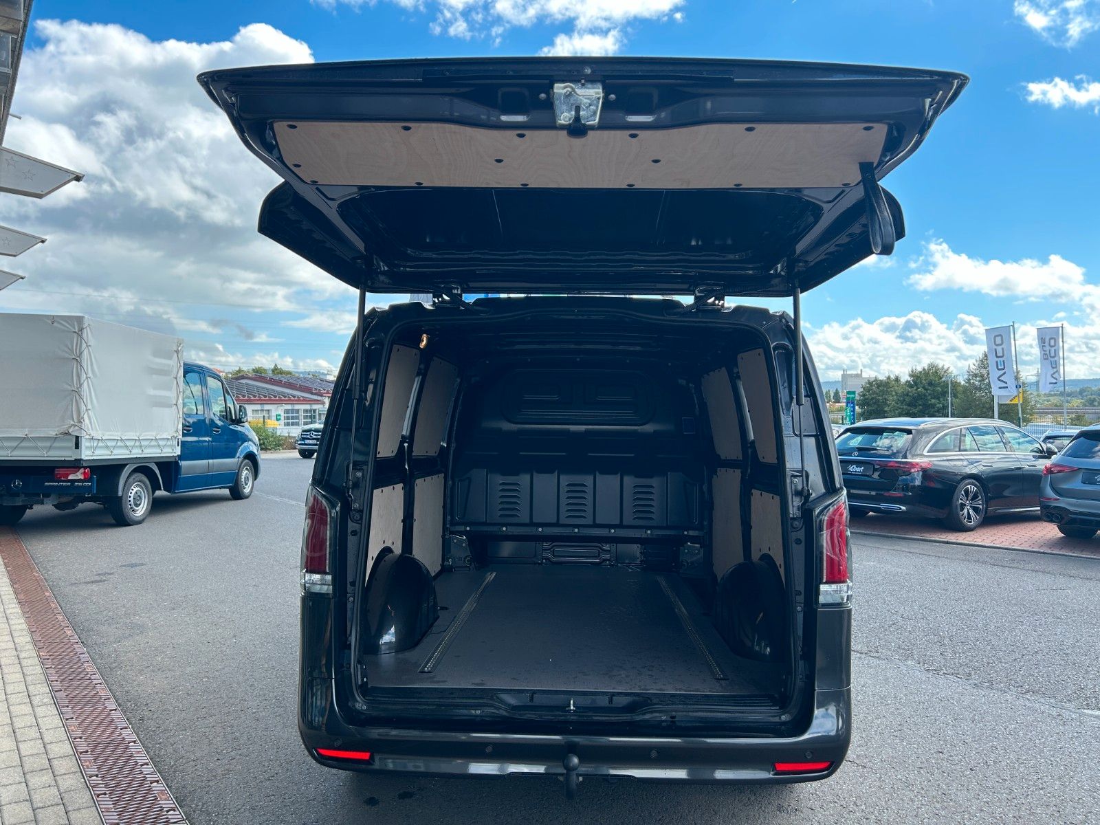 Fahrzeugabbildung Mercedes-Benz Vito 116 CDI 9G AHK2,5to Klima LED Kamera