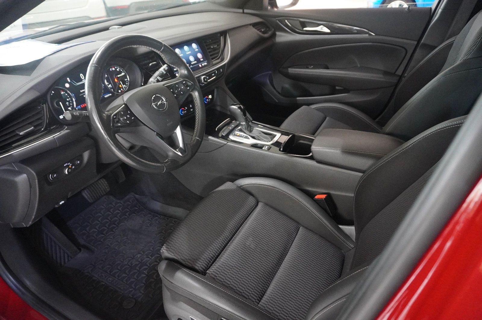 Fahrzeugabbildung Opel Insignia B ST 2.0D BUSINESS NAVI/LED/KAMERA/AHK