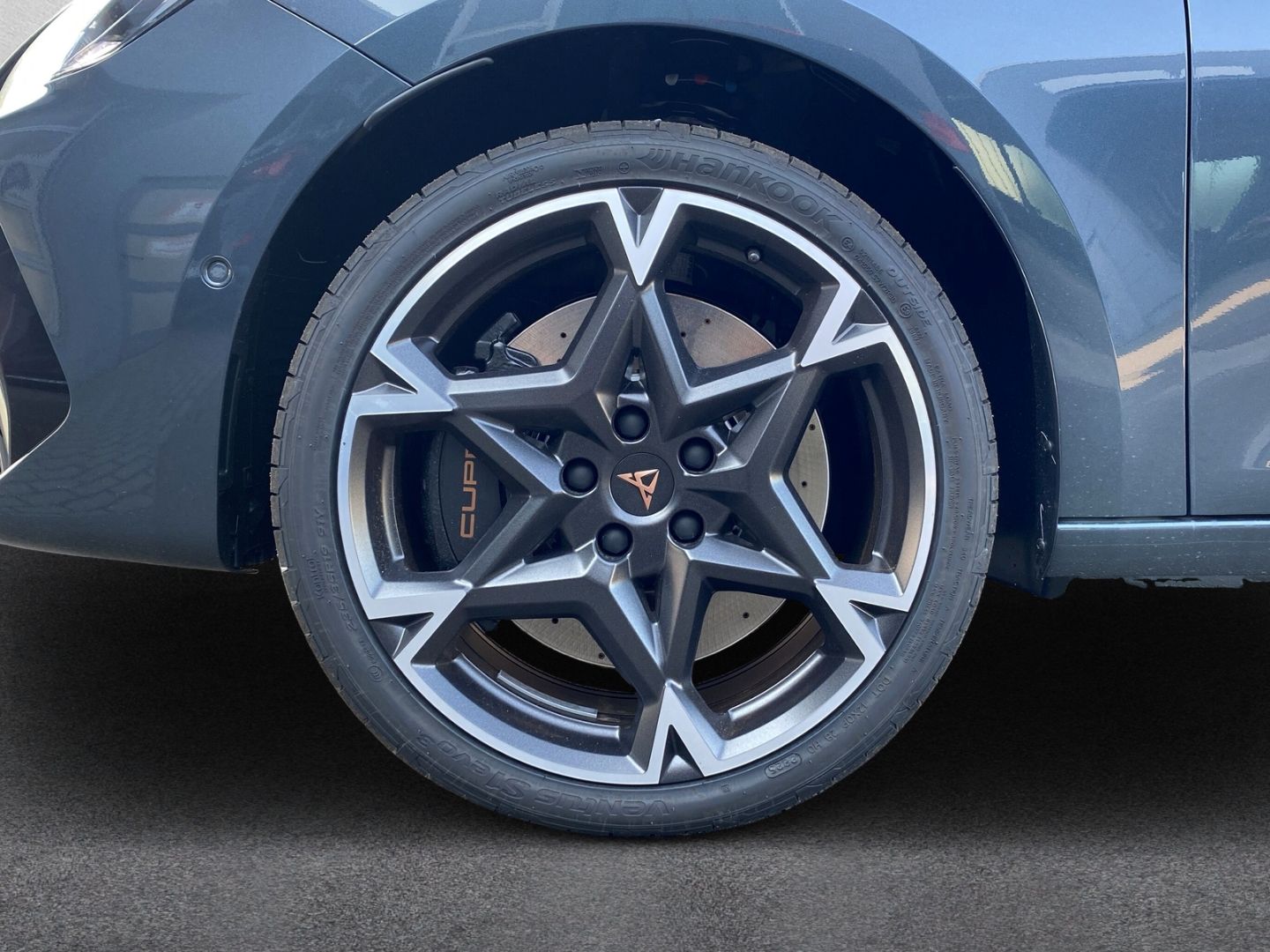 Fahrzeugabbildung CUPRA Leon Sportstourer 4Drive VZ*NAVI*MATRIX-LED*SHZ*