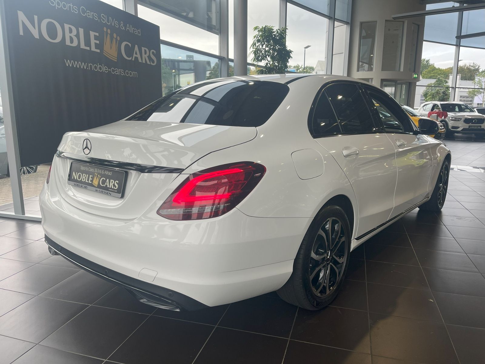 Fahrzeugabbildung Mercedes-Benz C 220 d 9G-TRONIC LED NAVI KAMERA NIGHT PAKET