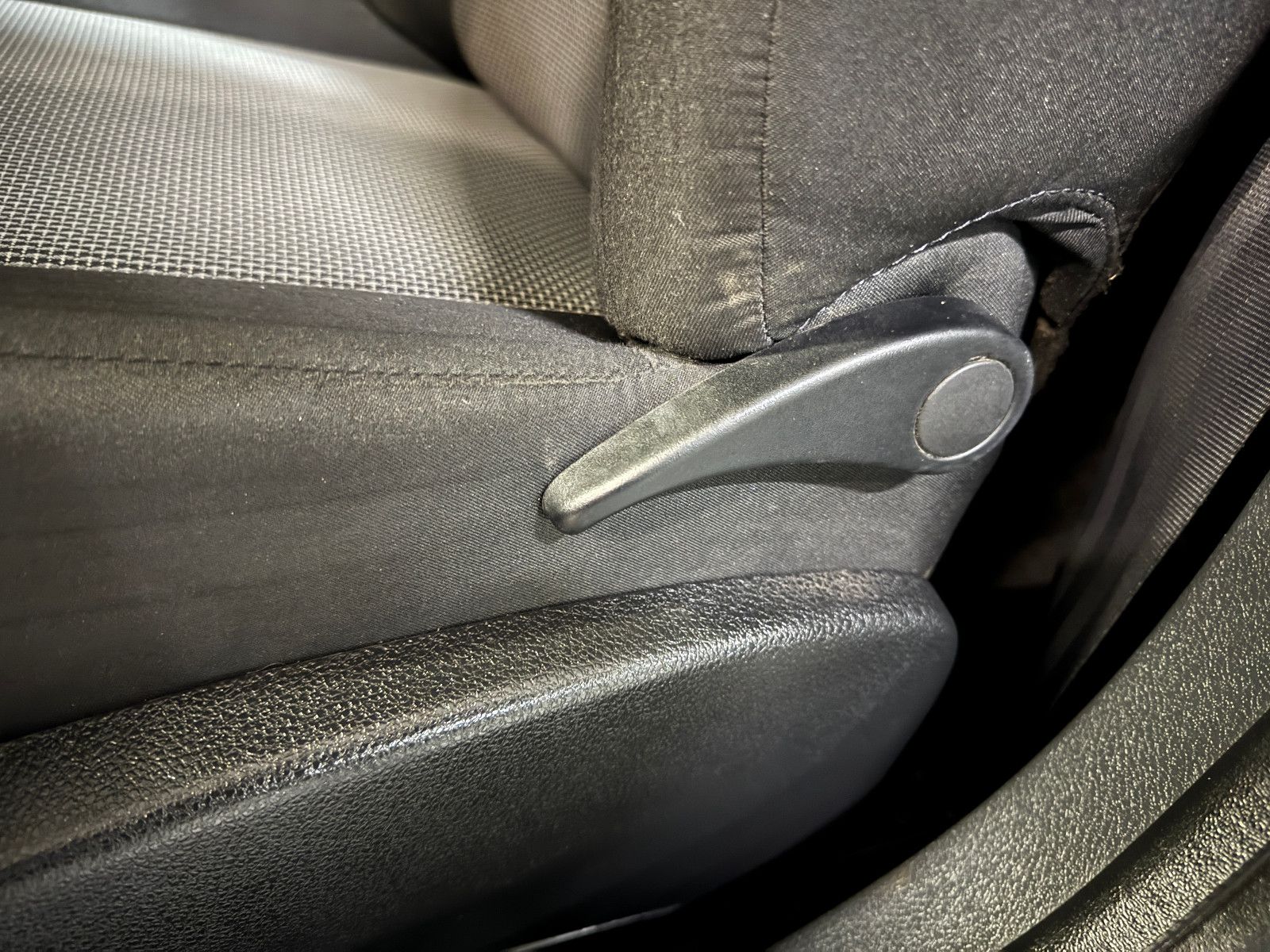 Fahrzeugabbildung Dacia Dokker Express Ambiance 1.6 LPG GAS NAVI AHK SHZ