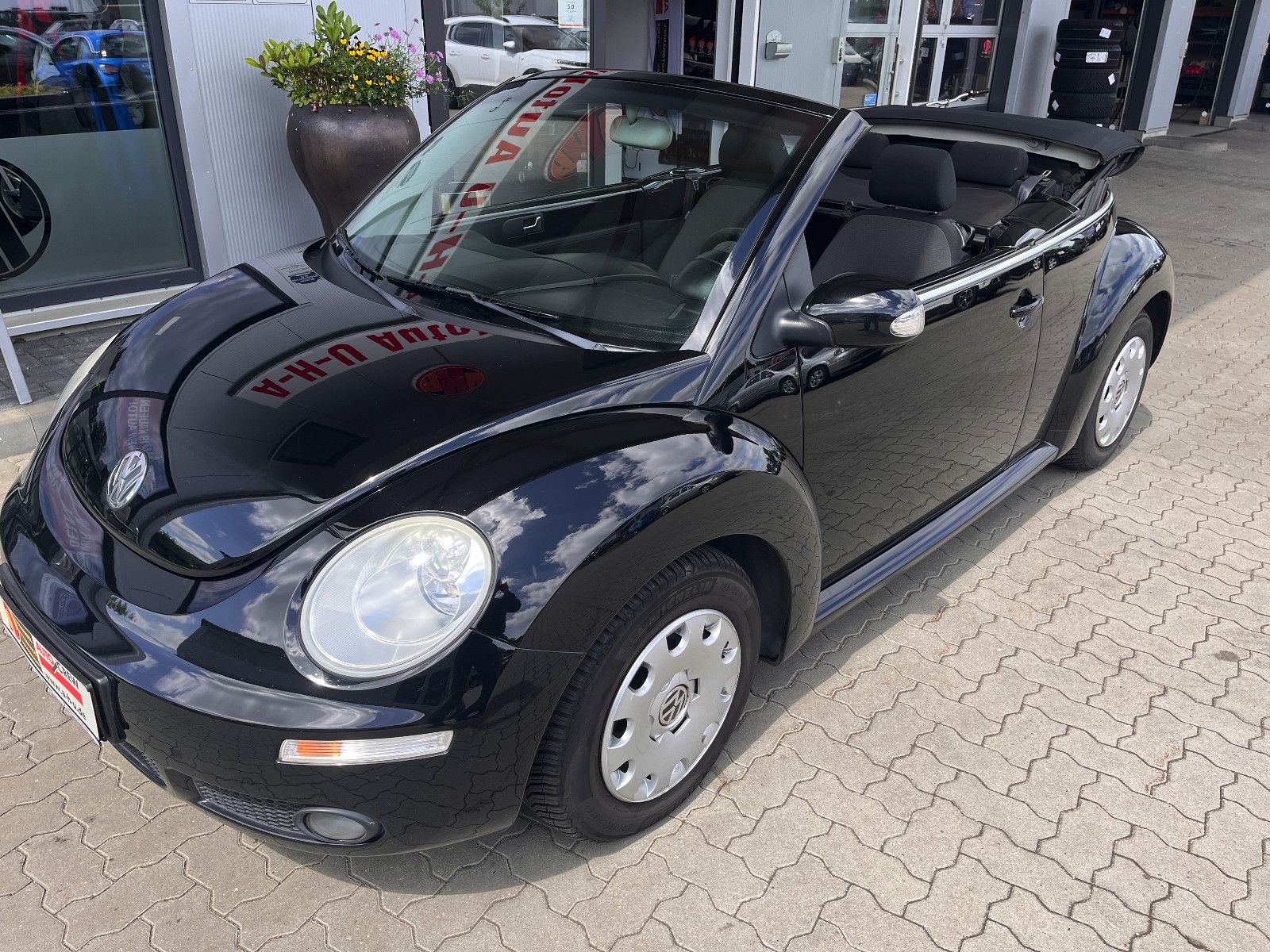 Fahrzeugabbildung Volkswagen New Beetle Cabriolet 1.4